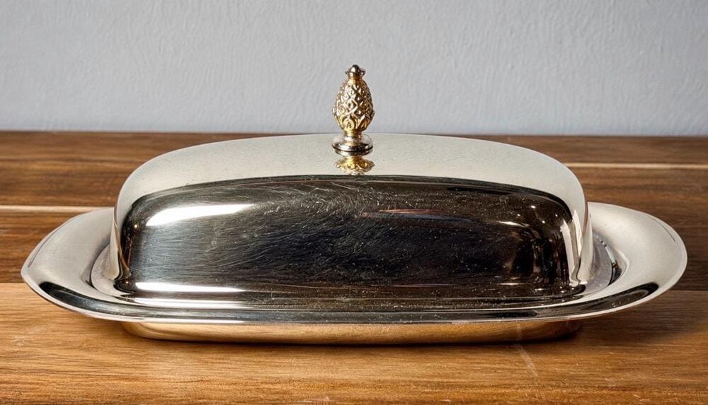 Vintage Wm. Rogers Silverplate Covered Butter Dish | Pineapple Finial